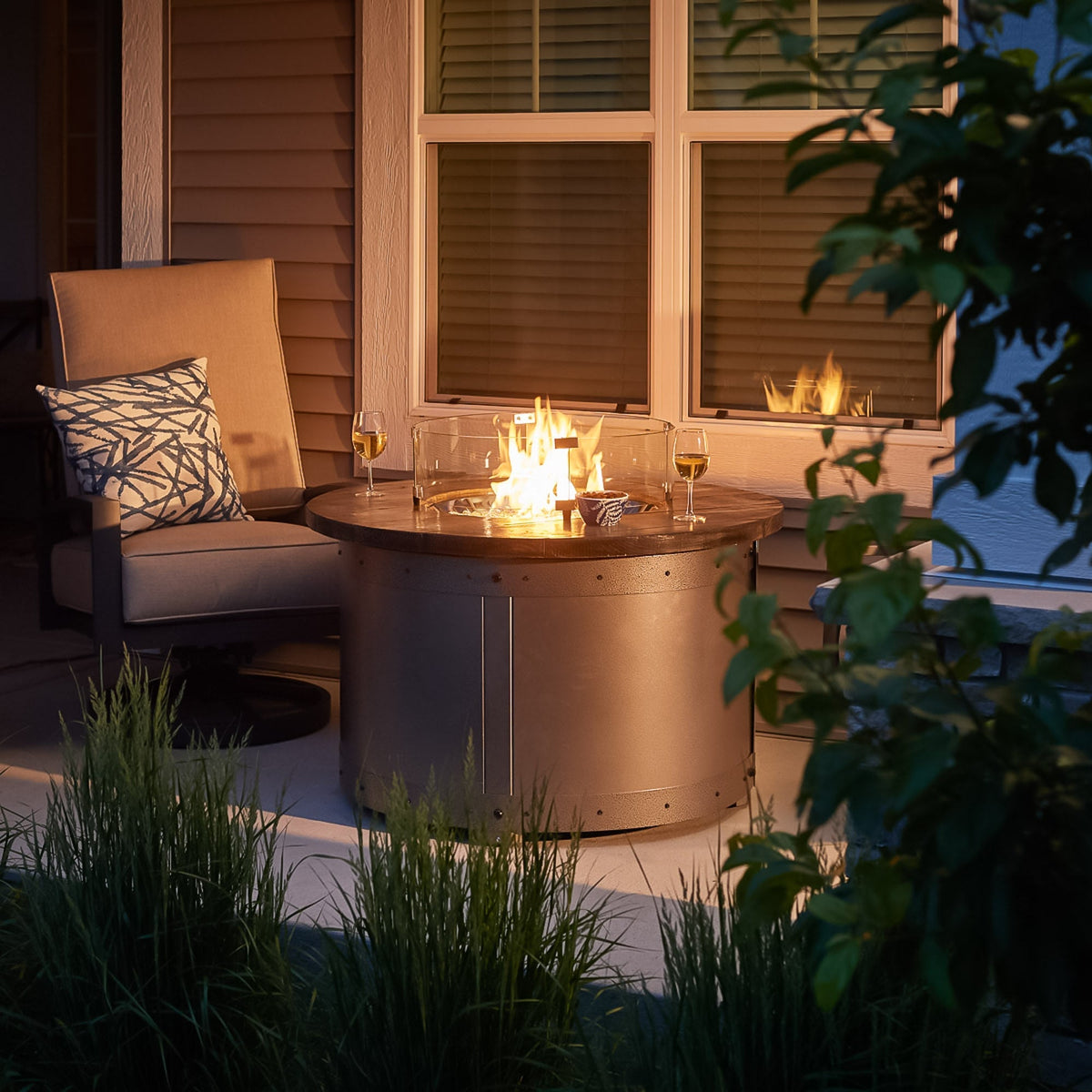 Edison Round Gas Fire Pit Table